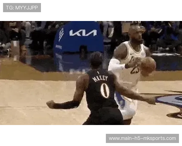 詹姆斯参加社区清洁活动，实干派形象加分