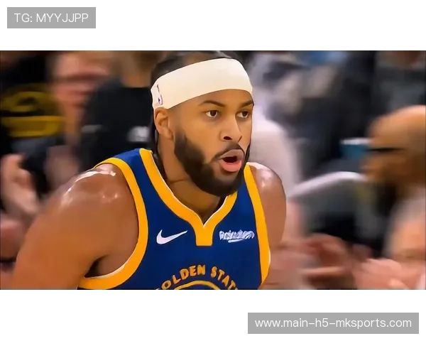 勇士两大核心闪耀全场！穆迪与波斯特联手限制布克，攻防全能稳固空间彰显冠军之风