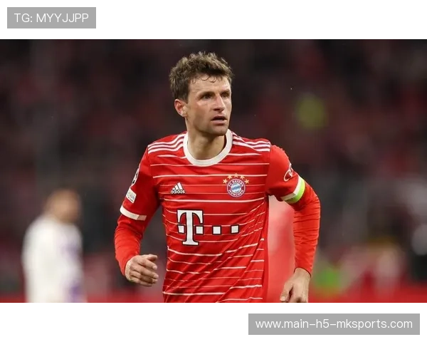 拜仁双后腰拦截覆盖能力极强，拜仁后腰名宿